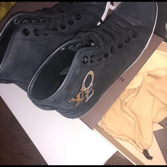 LV *RARE* AUTHENTIC SNEAKERS‼️🤩 - Picture 7 of 10